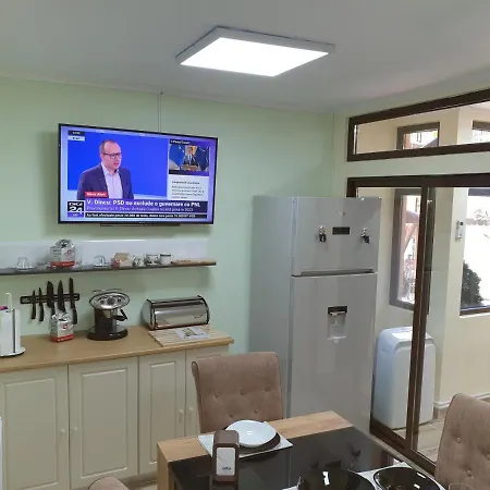 Kogalniceanu House بيت للعطل *